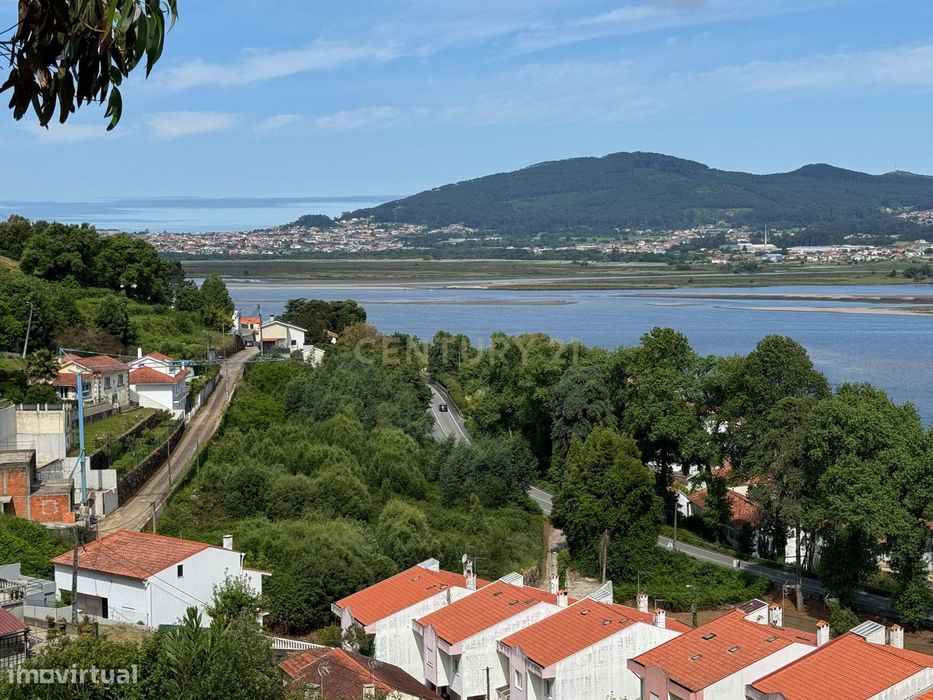 Terreno com 6000m2 em Seixas, Caminha - Com vista rio e bons acessos.