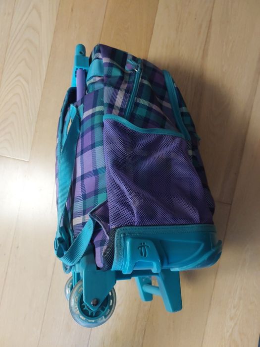 Mochila escolar marca Totto