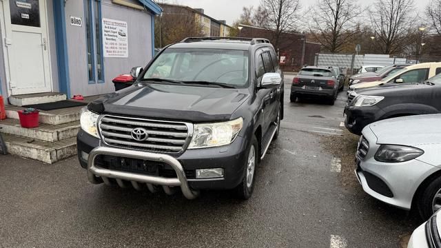 Toyota Land Cruiser