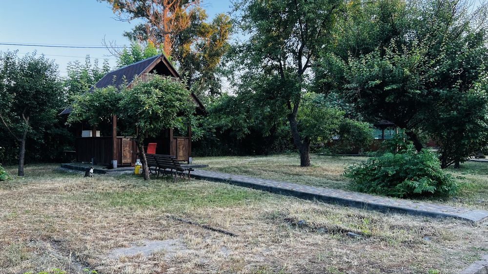 База відпочинку на березі річки в Полтаві