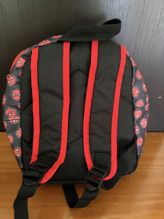 Mochila infantil do Homem-Aranha