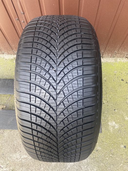 Opona 245/40r19 Goodyear Vector 4 Seasons gen-3