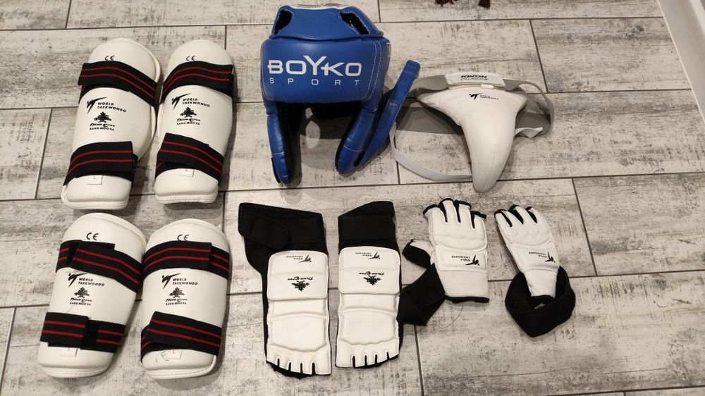 Форма (Добок) та Обладнання Тхеквондо 12-13 років + 9-10 років (ОПИС)