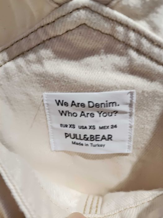 Jardineira de ganga. Usada, mas em bom estado como novas