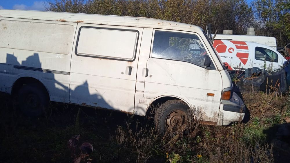 мазда е2200, е2000. кузов,ходовая,двигатель,четверть стёкла,электрика.