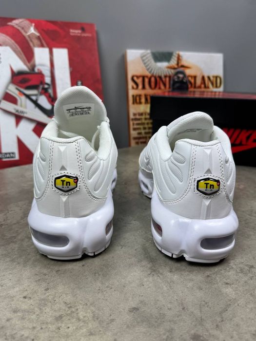 Nike tn білого кольору