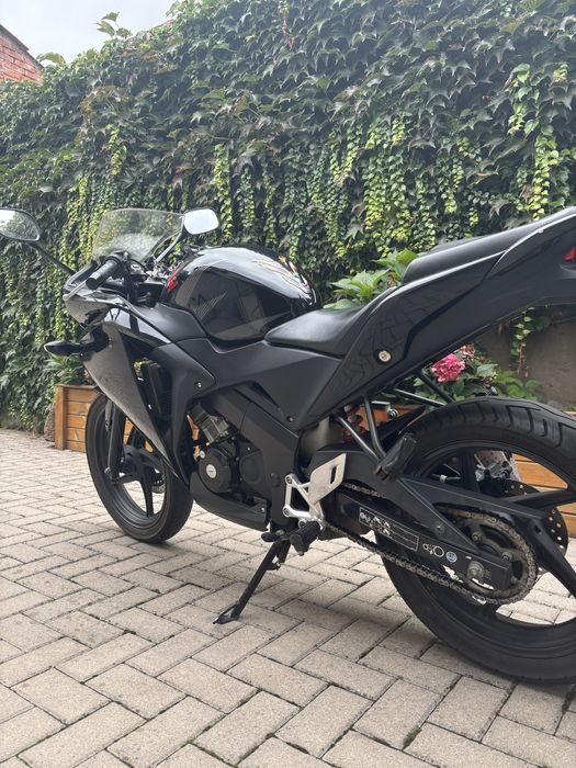 Motocykl Honda CBR 125r