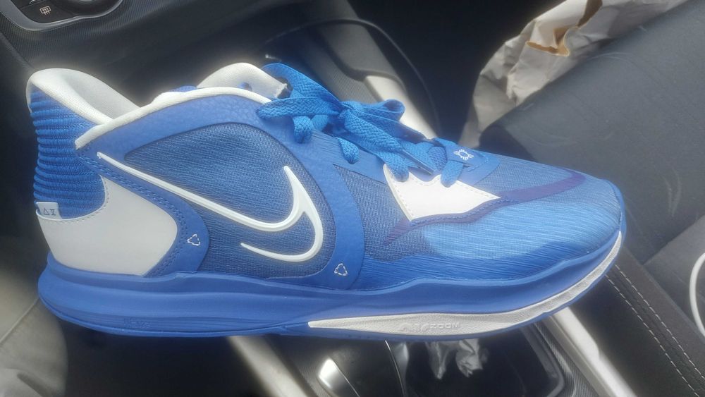 Nike super nova Kyrie Low