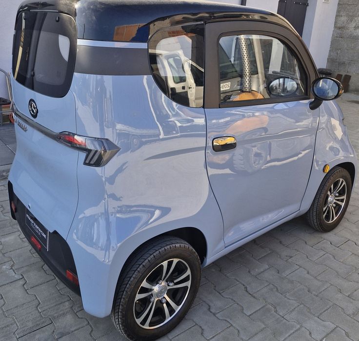 Zarezerwowane Małe auto, autko elektryczne