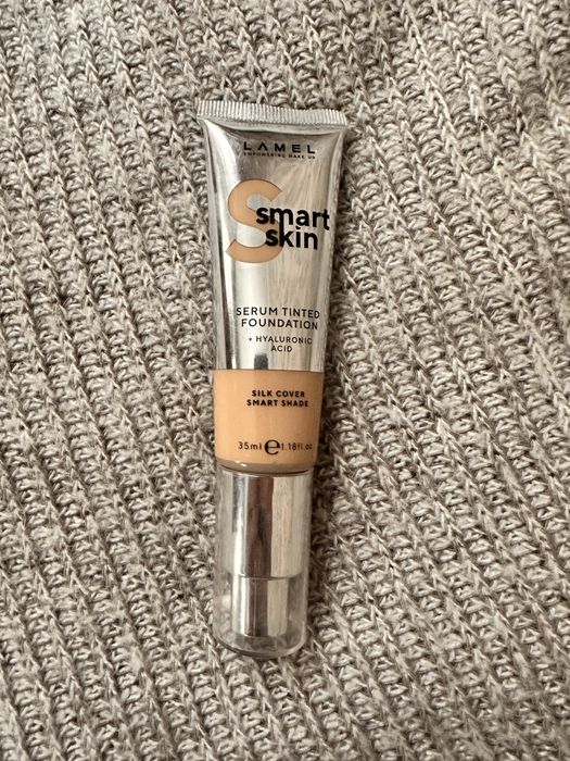 лот косметики , тональні , палетки