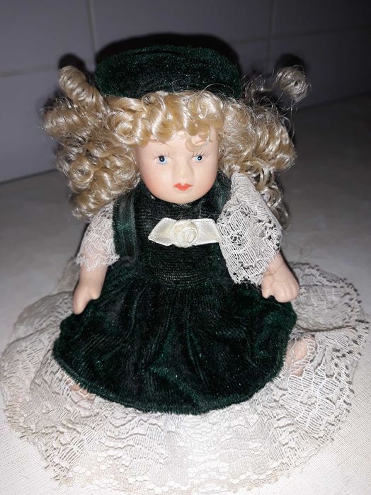Boneca de porcelana coleção