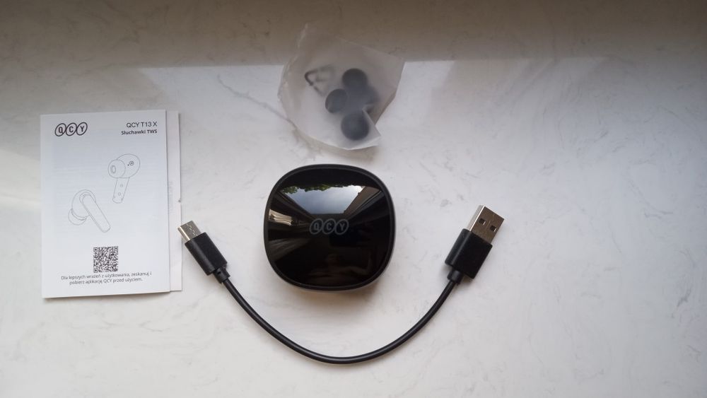 Sprzedam słuchawki bezprzewodowe QCY T13X czarne bluetooth - gwarancja