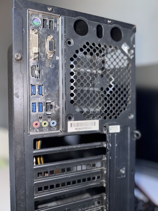 Sprzedam Komputr i7-4790K | 16GB RAM | 2.4TB Storage