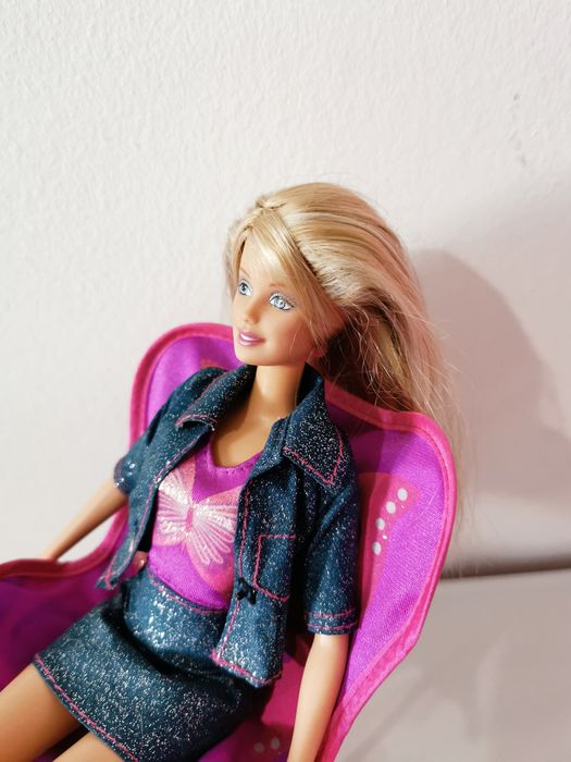 Barbie + Chair