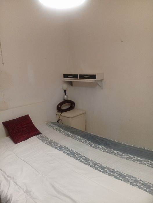 Tenho quarto para alugar na zona de Porto salvo Oeiras  entrada imediata