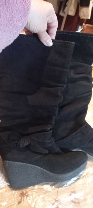 Botas de camurça com cunha, pretas - 36,5 - Cafenoir