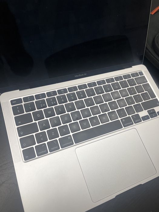 Macbook Air 2021 13” M1