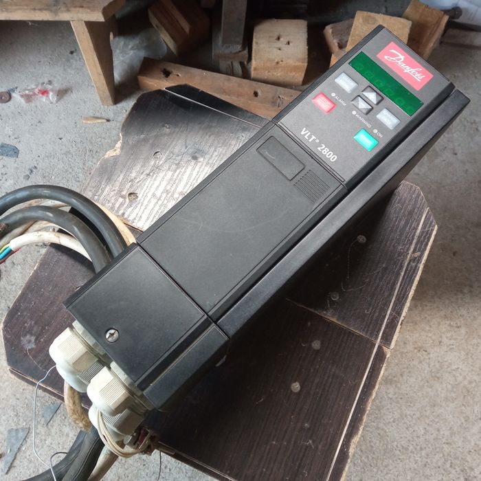 Частотный преобразователь  Danfoss VLT 2800