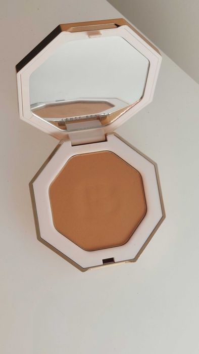 Bronzer Fenty Beauty Shady Biz 02