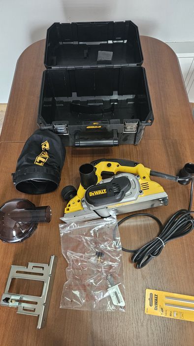 Strug DEWALT D26500K