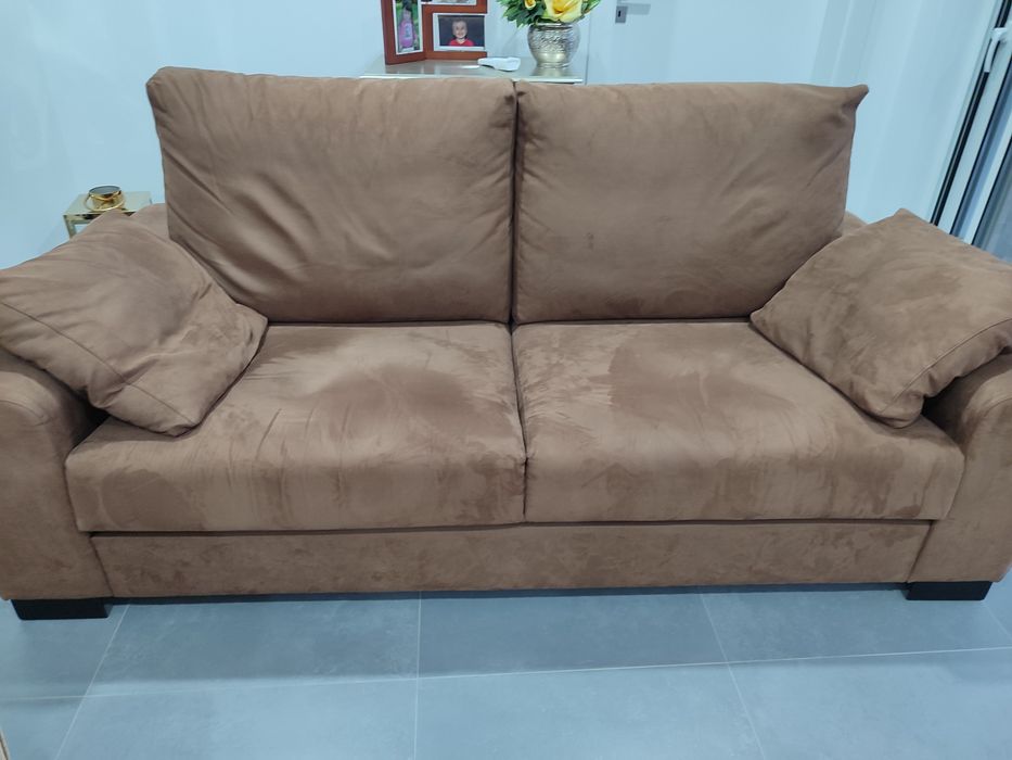 Sofá   novo muito confortável