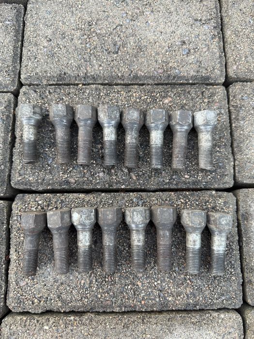 Болт колеса Ваз 2101-2107 під ключ 19 оригінал