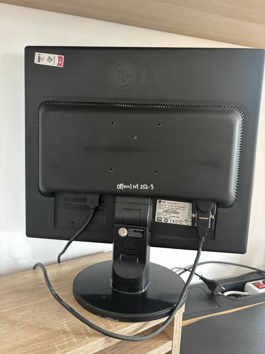 Monitor komputerowy LG