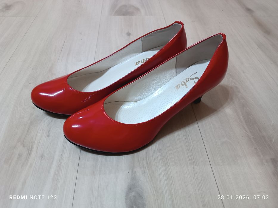 Czółenka na obcasie XXL