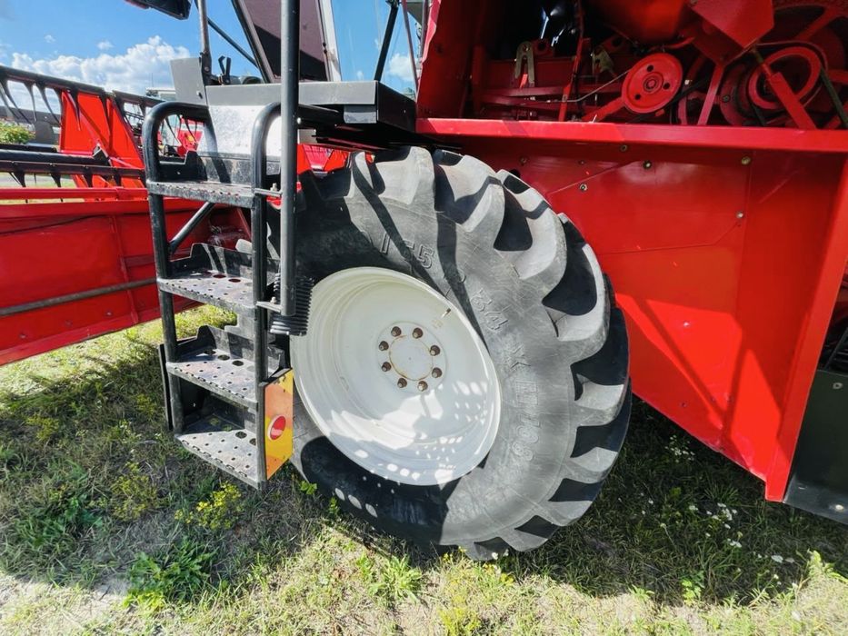 Комбайн MASSEY FERGUSON 28 Hydro