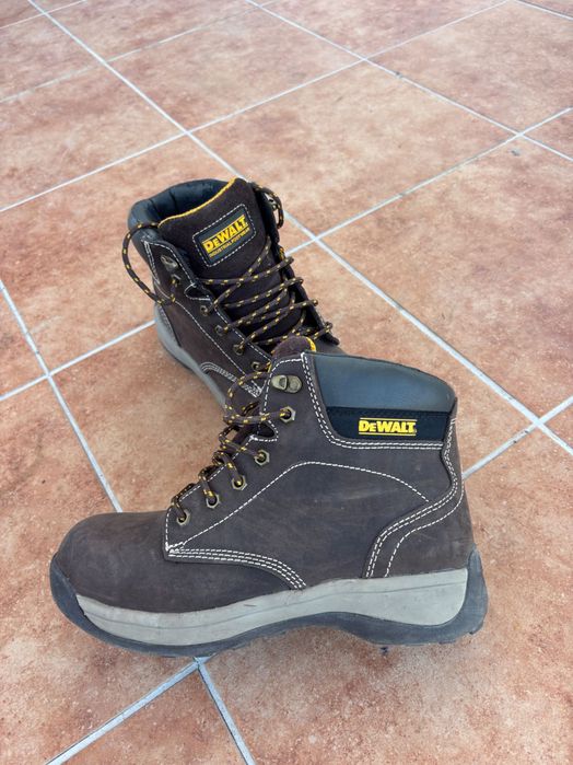 Botas de segurança DeWalt, tamanho 41.