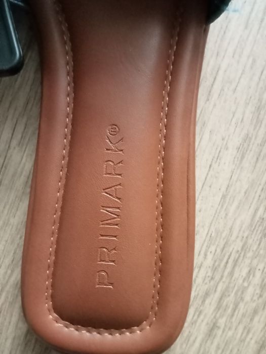 Klapki damskie z klamrą