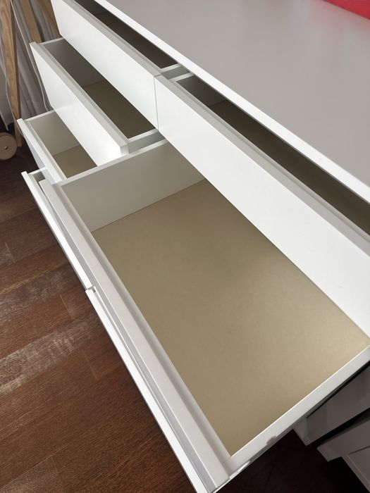 Conjunto duas mesas de cabeceira + comoda