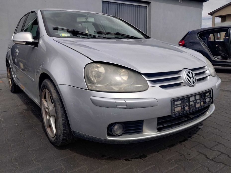 zderzak przód przedni VW Golf V LA7W , części