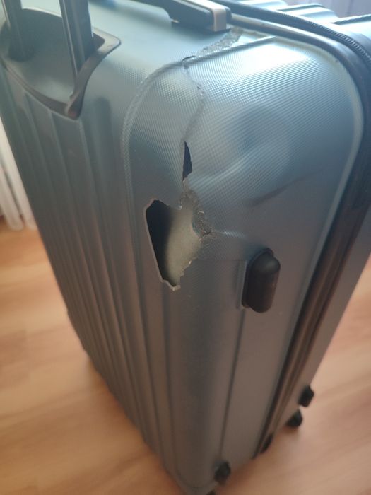 Walizka podróżna duża XL "BAGSTONE" - uszkodzona.
