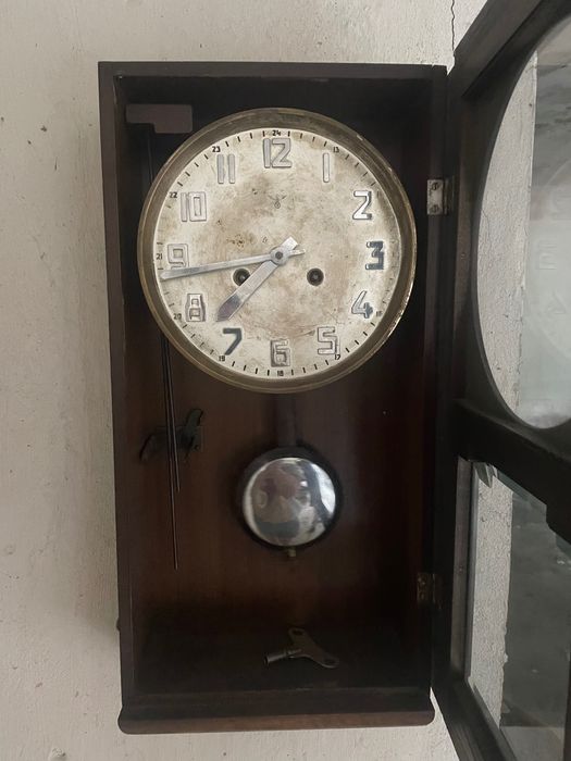 Zegar na ścianę ścienny wiszący z wahadłem mechaniczny