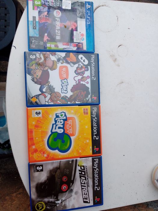 Quatro jogos playstation
