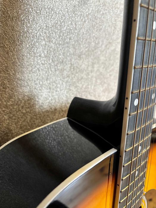 Акустична гітара від Maxtone моделі WGC-4010G/SB