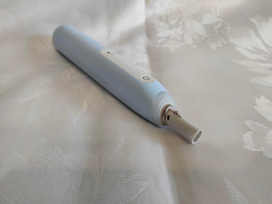Szczoteczka elektryczna magnetyczna ORAL-B iO Series 3 Ice Blue