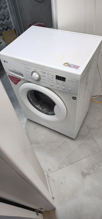 Продам пральну машину  LG  F8068LD