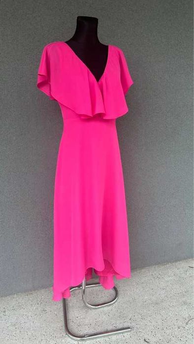 Śliczna sukienka asymetryczna maxi długa z falbaną fuksja róż wesele