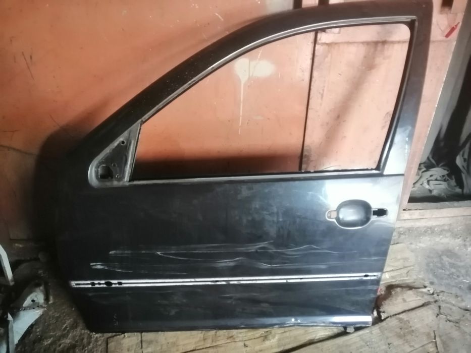 Golf 4 двери левые передние, левые задние