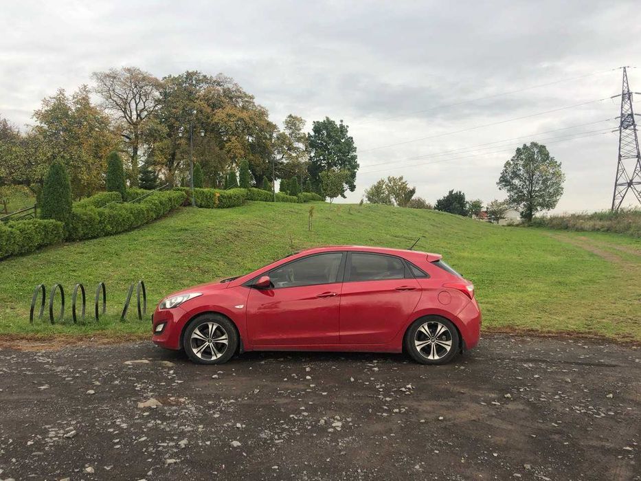 Hyundai i30 1.6 II покоління хетчбек червона хюндай