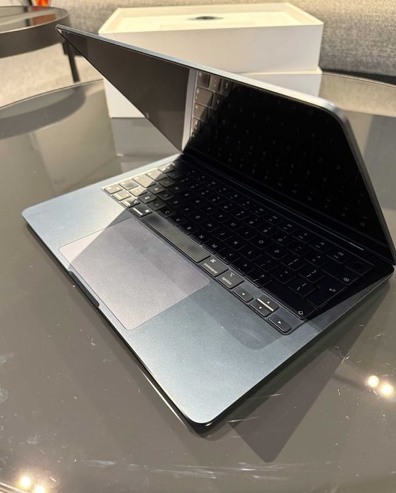 MacBook Air 13” M2 – 16GB RAM / 256GB – Midnight (2022) Szczecin