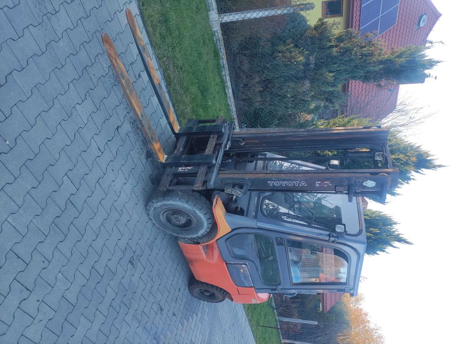 Wózek widłowy Toyota 2,5 tony gaz