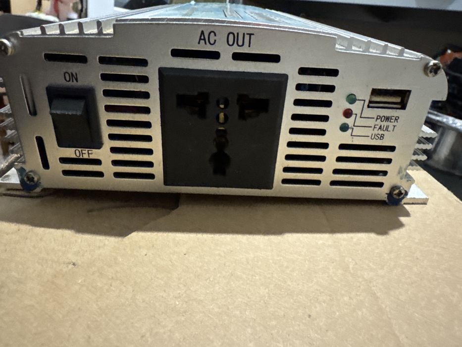 Інвертер TBE DC 12V to AC 220V .  2500 W за наклейкою