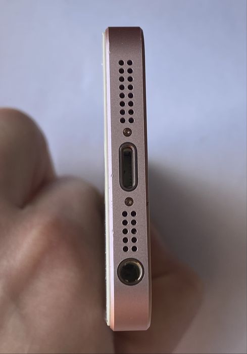 Iphone SE 64gb. Roce Gold