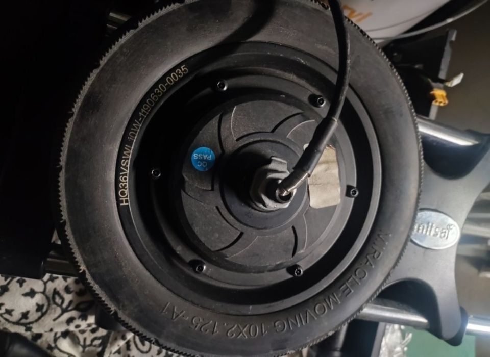 Roda com motor elétrico para trotinetes