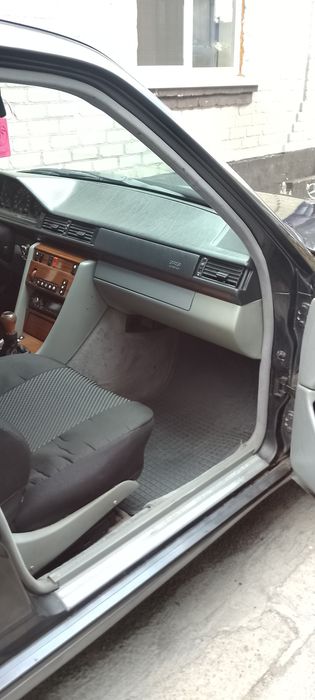 Продам автомобіль Мерседес 124