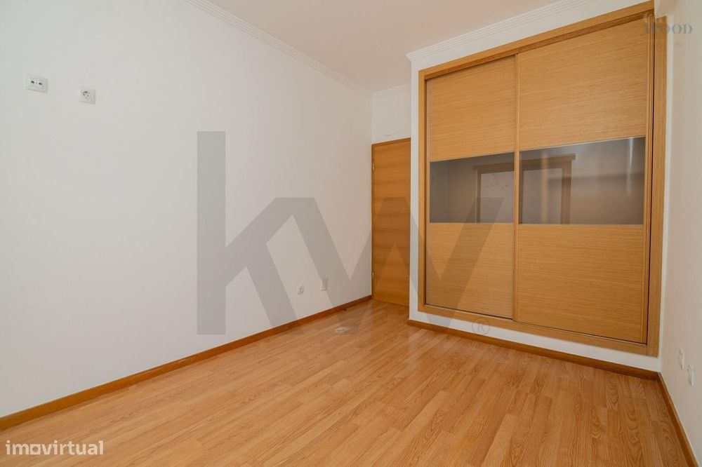 Um fantástico apartamento t2 de rés do chão, com terraço e logradouro