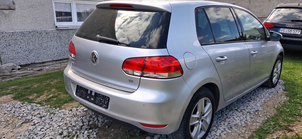 Volkswagen Golf VI 2009 1.6 benzyna 102KM